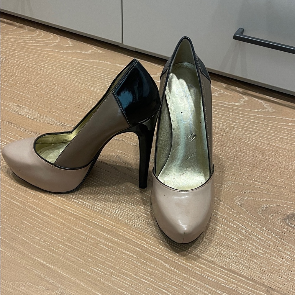 Jessica Simpson Two-Tone Black and Cream Heels